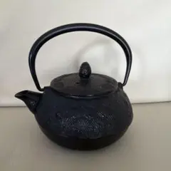 鉄瓶 鉄器 アンティーク 骨董品 レトロ 鉄びん 茶道具 - メルカリ