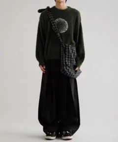 【完売品】EPNK ダメージロゴシャギーニット モスグリーンのサムネイル