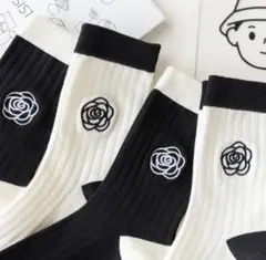 ❤️売れてます❤️白黒2足セット ソックス 靴下 フリーサイズ バラ 韓国 可愛い