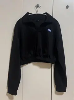 ブラック クロップド トレーナー 襟付き ナイロン