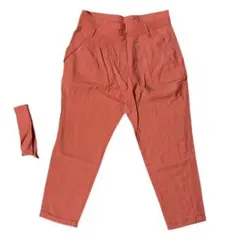 美品【ギャミヌリィ】 上質ハイウエストツータックテーパードパンツ　ベルト紐付きのサムネイル