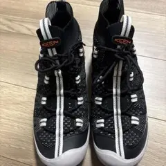 歩*ル様 【新品未使用】KEEN ハイカットスニーカー ブラック/ホワイト