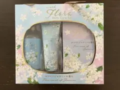 with Flora ボディケアセット ホワイトジャスミンの香りのサムネイル