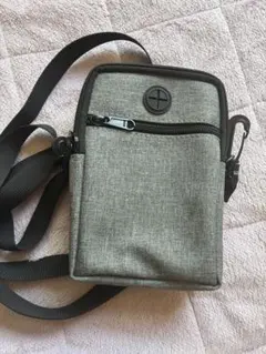新品　パスポート入れ肩掛けバッグ スマホケース　海外旅行用ポーチ貴重品入れ