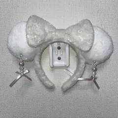 ホワイトリボン付き耳型カチューシャ