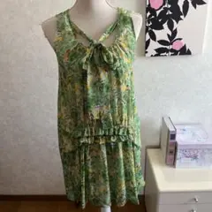 タグ付き未使用　favori花柄 ノースリーブ チュニック グリーンのサムネイル