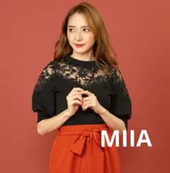 【新品タグ付】MIIA フラワー刺繍リブトップス ブラックのサムネイル