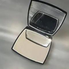 シャネル　コンパクトミラー　中古品