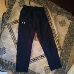 撥水加工パンツ　140位　アンダーアーマー　コールドギア