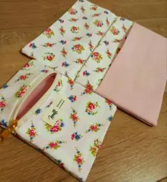 ハンドメイド　花柄ポーチ　花柄小物入れ