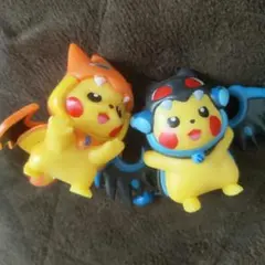 ポンチョを着たピカチュウ メガリザードンX Y セット フィギュア