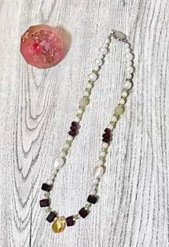 ☆1月誕生石 ガーネット使用☆淡水パールと天然石のネックレス