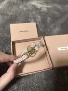 miu miu ピンク　バングルのサムネイル