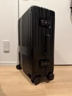 innovator キャリーケース オールブラック 36Lのサムネイル