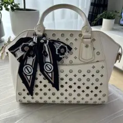 ダイアナ✨美品✨ショルダー付きハンドバック　型抜きデザイン