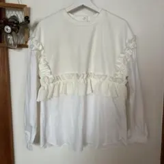 【新品未使用】ZARAフリル付きホワイト長袖トップス