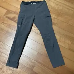美品✨ARC'TERYX STOWE PANT ストウパンツ　W30 ネイビー 美品✨ARC'TERYX STOWE PANT ストウパンツ W30 ネイビー - メルカリ
