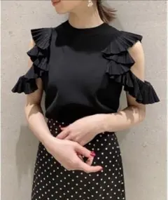SNIDEL プリーツラッフルスリーブニットプルオーバー