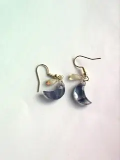 三日月型フローライト＆オパール ハンドメイドピアス