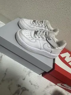 土日限定価格‼️ナイキ エアフォース1 ジュニア キッズ レディース