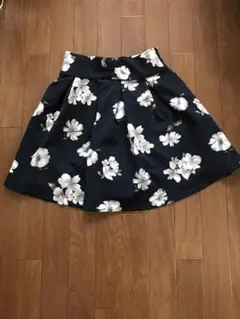 MAJESTIC LEGON  花柄膝丈スカート 紺色