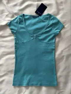 【新品】Brandy Melville ターコイズブルー リボン トップスのサムネイル