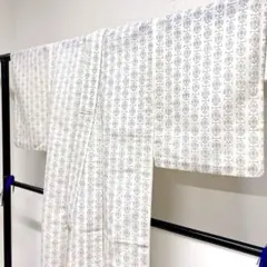 小紋　正絹　傘　番傘　傘尽くし　水色　ライトブルー　着物　073tz 小紋 正絹 傘 番傘 傘尽くし 水色 ライトブルー 着物 073tz - メルカリ