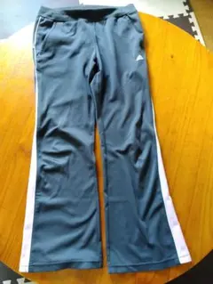 adidas ジャージ パンツ グレー、レディースのサムネイル