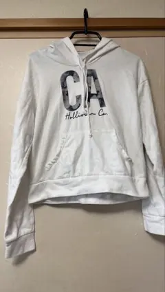 Hollister CAロゴ クロップドパーカー XS ホワイトのサムネイル