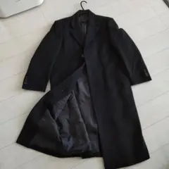 黒のチェスターコート 4つボタン