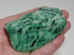 ミント緑 108g 翡翠 ヒスイ 原石 鑑賞石 自然石 誕生石 鉱物 鉱石 水石