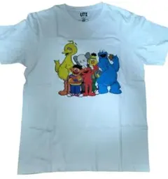終売 ユニクロ セサミストリート kaws コラボ Tシャツ
