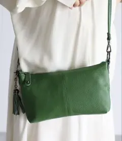 【美品】GUSCIO レザー ショルダーバッグ タッセル付き