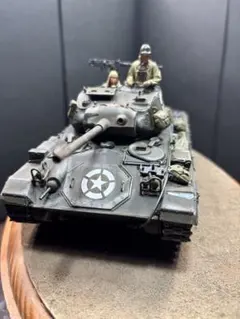 1/35 米軍 空挺101部隊英国シャーマン戦車　1944年フランスパリ解放 1/35 米軍 空挺101部隊英国シャーマン戦車 1944年フランスパリ解放