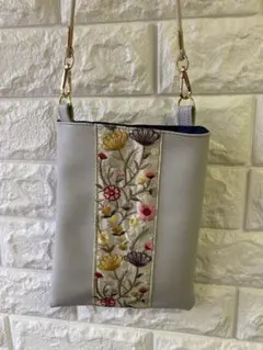 インド刺繍リボン　スマホショルダー