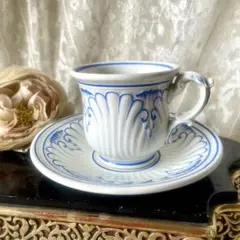 【希少】クレイユモントロー　レリーフ カップ&ソーサー① フランスアンティーク
