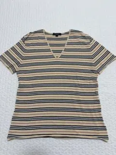 【BURBERRY LONDON】ストレッチ　 Vネック　半袖　カットソーのサムネイル