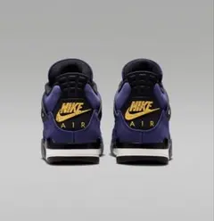 NIKE AIR JORDAN 4 RETRO スニーカー