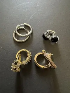 ピアス まとめ売り 4点セット シルバー ブラック ゴールドのサムネイル