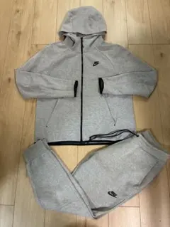 美品Nike 上下セットアップテックフリース黒グレー Mサイズ - メルカリ