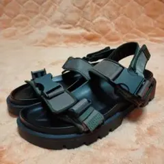 ZARA　フラットストラップサンダル　36サイズ　カーキ