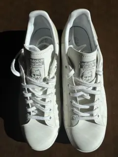 2025年最新】アディダス レザースニーカーの人気アイテム - メルカリ