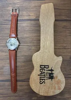 THE BEATLES レザー時計 ギターケース型木製ケース付き未使用。