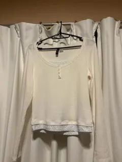 H&M 花柄レイヤード風 長袖カットソー