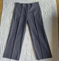 グレー ワイドパンツ