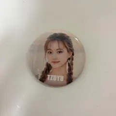 2025年最新】twice 缶バッジ ツウィの人気アイテム - メルカリ