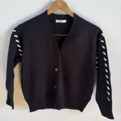 黒のボタン付きカーディガン　120cm