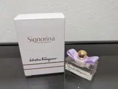 サルヴァトーレフェラガモ　シニョリーナ　5ml オードトワレ　香水