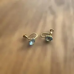 ★値下げしました　ゴールド フック式イヤリング 水色の宝石 約1.5cm