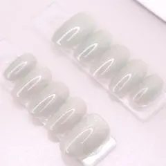 【405】ネイルチップMサイズ グリーン　緑　微粒ラメ ワンカラー　マグネット